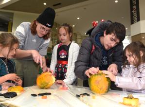 In pictures: Families enjoy Halloween pumpkin carving in Maidenhead town centre