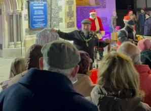 Mayor&rsquo;s shirts sold for &pound;250