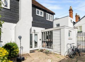 Gateway to town&rsquo;s brewery past