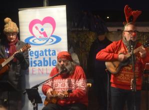 Classical singer opens Christmas calendar for another year