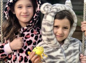 Girl inspired by her leopard onesie wins egg competition