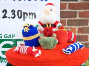 Women upset by theft of Christmas postbox topper