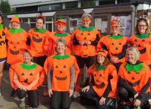 Walkers stay active (and cheer up tourists) on London challenge