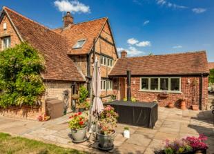 Listed cottage with period charms