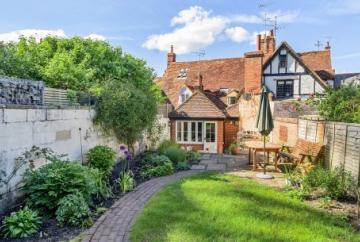 Be part of unique cluster of heritage homes in Thames-side village