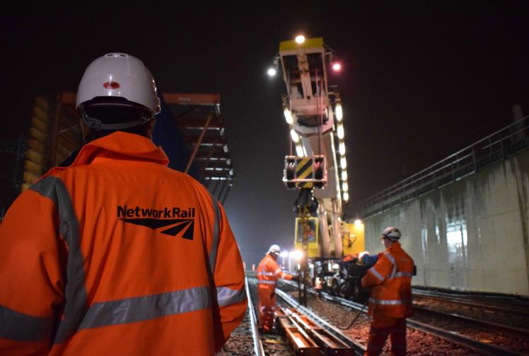 Network Rail announces £90m upgrades on line between London and Reading