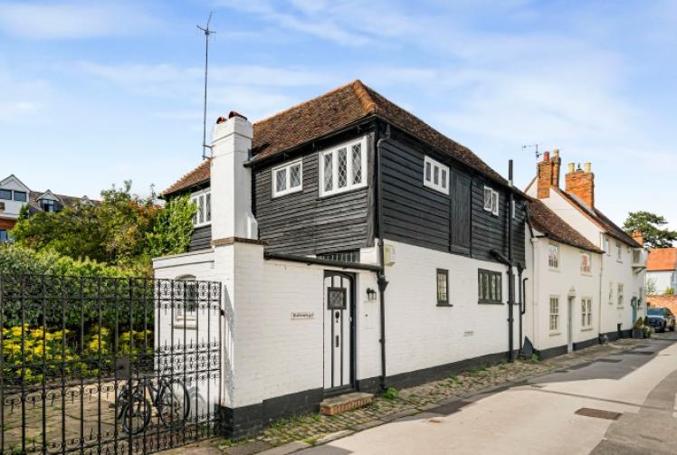 Gateway to town&rsquo;s brewery past
