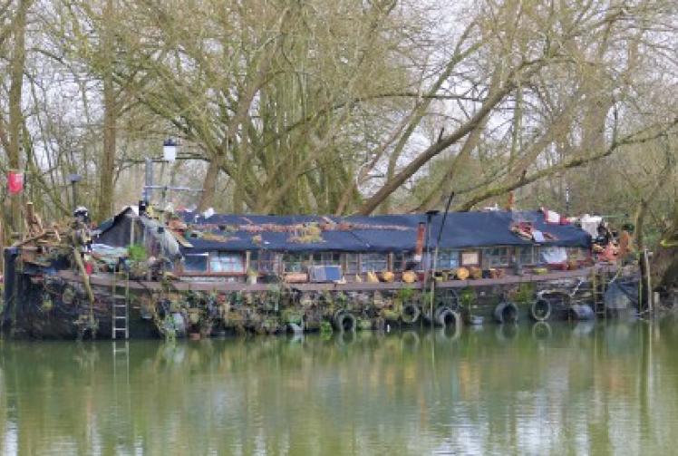 Some lovely (and scary) things to be seen on a walk along the Thames