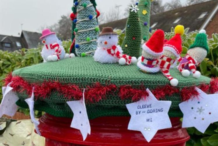 Women upset by theft of Christmas postbox topper