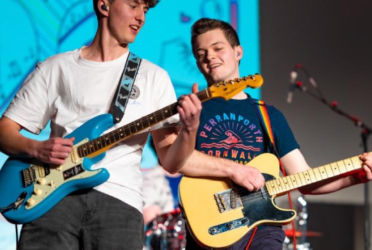 From solo singers to fabulous Fundamentals, Gig Night was big hit