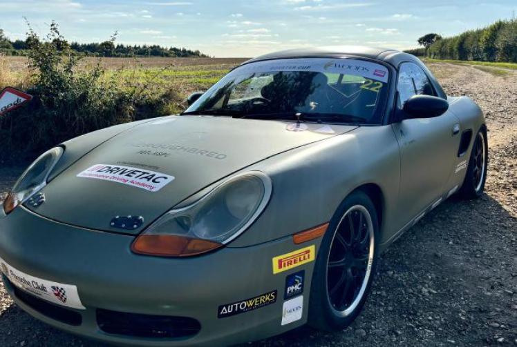 Former paratrooper sets up car racing team to support injured soldiers