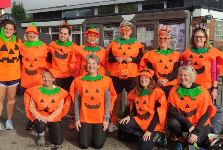 Walkers stay active (and cheer up tourists) on London challenge