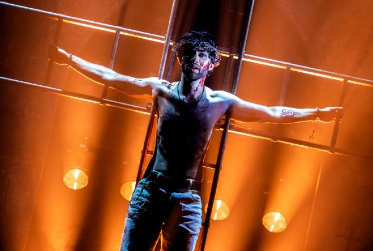 Rock opera on Jesus in immersive setting