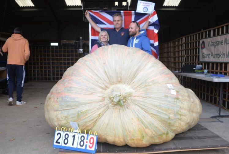 Pumpkin squashes records
